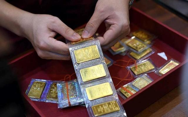 Giá vàng liên tục đảo chiều, “bốc hơi” gần 2 triệu đồng/lượng, dự báo tuần tới có bất ngờ