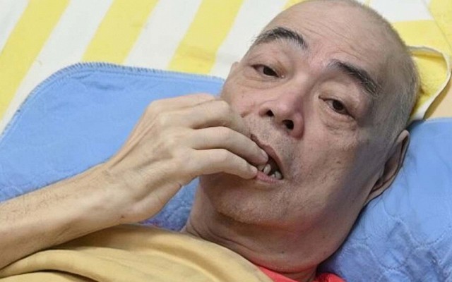 Nam nghệ sĩ bị viện dưỡng lão ngược đãi rơi vào tình trạng nguy hiểm, cơ thể hoại tử không thể cử động