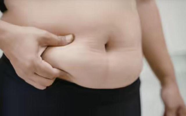 Không ăn nhiều mà bụng vẫn ngày càng to? Chuyên gia nội tiết cảnh báo: Thủ phạm có thể là thói quen hàng triệu người mắc mỗi đêm