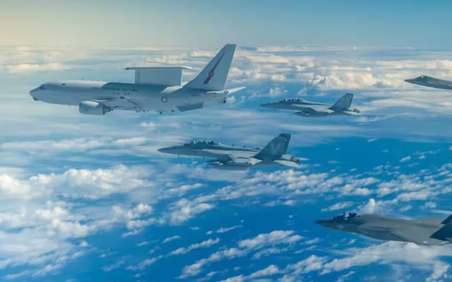 Máy bay NATO rợp trời Baltic, gửi cảnh cáo cứng rắn tới Nga