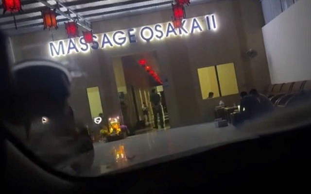 Công an kiểm tra hàng loạt cơ sở massage lúc nửa đêm: Thanh niên sinh năm 2000 bị bắt giam