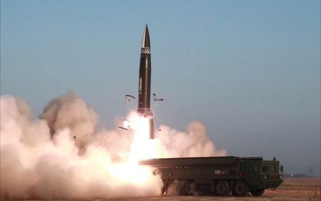 Tình báo Ukraine: Nga đã nhận được tên lửa đạn đạo KN-30 từ Triều Tiên