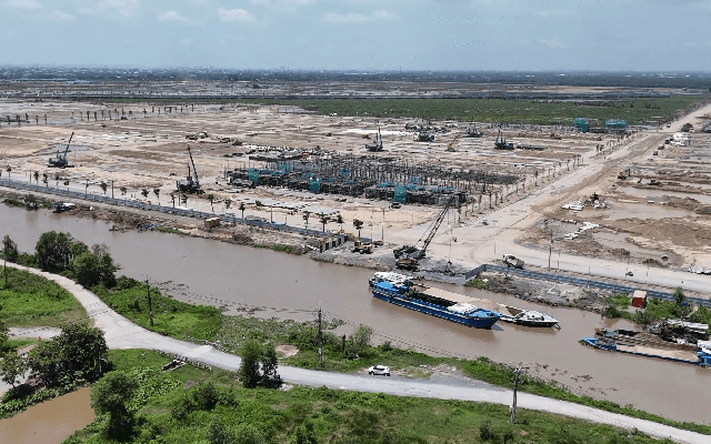 Tỷ phú Phạm Nhật Vượng đang xây “thành phố công viên tri thức” cho 60.000 sinh viên, nằm trong đại đô thị 1.080 ha có sân golf 200 ha và 100 công viên