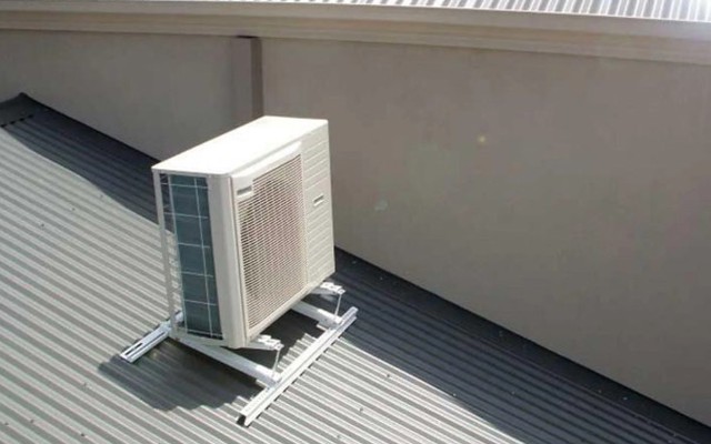 Lời khuyên cho những gia đình đang đặt cục nóng điều hòa trên mái tôn