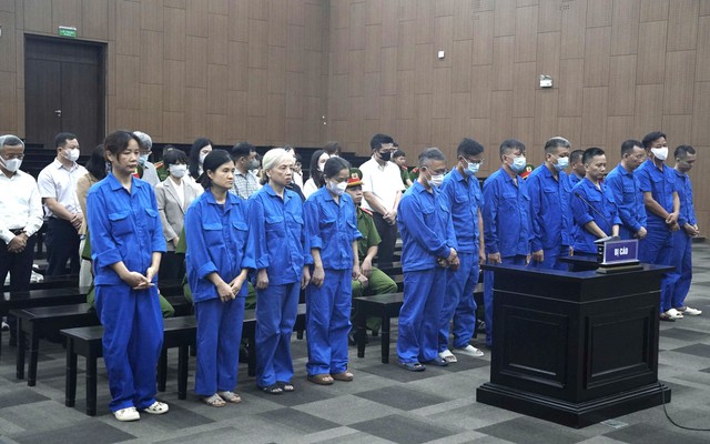 Cựu Thứ trưởng Nguyễn Bá Hoan nhận hối lộ 16,3 tỷ đồng bị lĩnh 12 năm tù