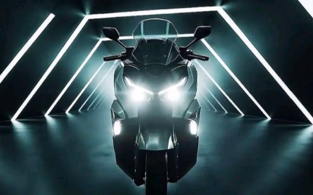 TEYIN tung đòn hạ knock-out Honda SH350i bằng xe tay ga hai xi-lanh giá chỉ hơn 120 triệu đồng
