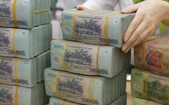 Không phải VietinBank hay BIDV, đây mới là ngân hàng có nhiều tiền gửi giá rẻ nhất, bằng cả Techcombank, VPBank, ACB, Sacombank cộng lại
