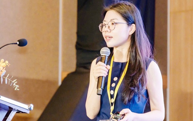 2 giờ trước hội nghị, nữ bác sĩ nhận slide mới và tình huống dịch cabin bất ngờ