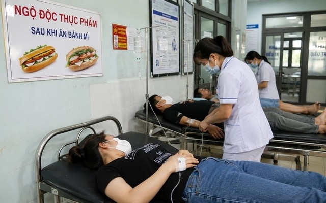 150 người nghi ngộ độc sau ăn bánh mì ở Gia Lai, Bộ Y tế vào cuộc