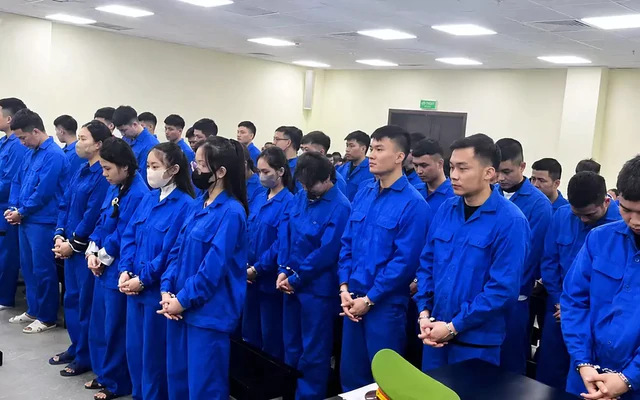 Gã trai trẻ khai chỉ cần mặc đẹp, lái xe sang là nữ đại gia móc hầu bao 14 tỷ đồng