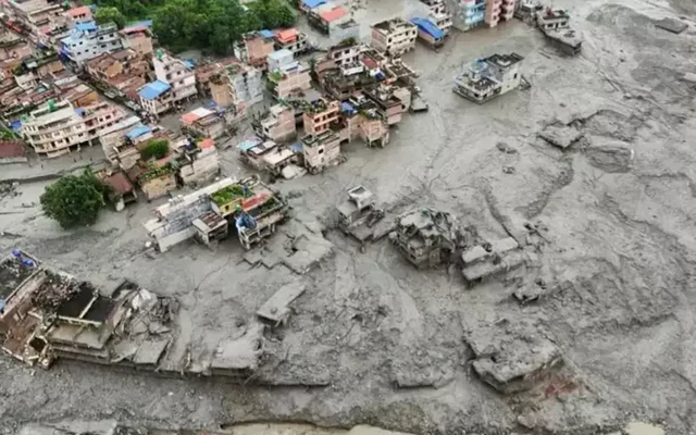 Lũ quét kinh hoàng tại Nepal là "không thể chạy thoát": Dòng bùn lũ di chuyển như "bê tông di động", chuyên gia tiết lộ đường sống duy nhất