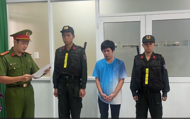 Triệt phá đường dây buôn bán dép giả nhãn hiệu Havaianas, thu giữ hơn 11.000 đôi