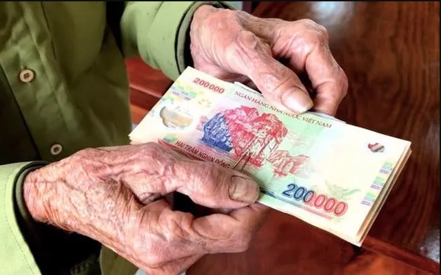 Từ 5/10/2026: Người từ đủ 60 đến dưới 75 tuổi được hưởng 810.000 đồng/tháng nếu thuộc trường hợp này
