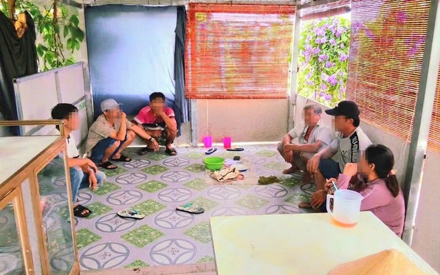 Bắt quả tang Trần Thị Loan SN 1977 cùng nhiều người khác liên quan đến số tiền 2.850.000 đồng