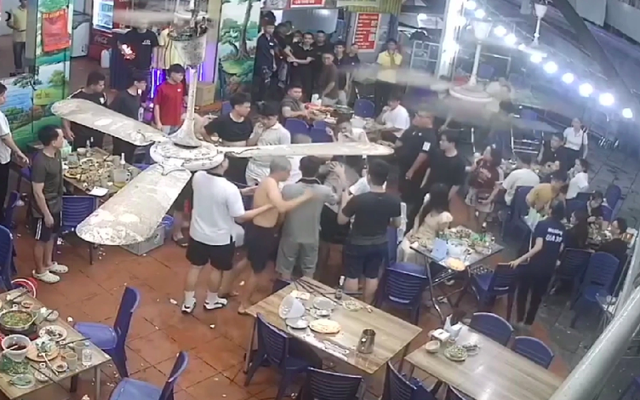 Trêu ghẹo bạn gái bất thành, đánh bạn trai: Hai đối tượng khai nguồn cơn