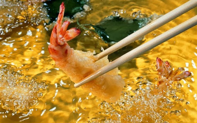 3 cách dùng dầu ăn ở người Việt mà tiến sĩ dinh dưỡng khuyên nên bỏ ngay