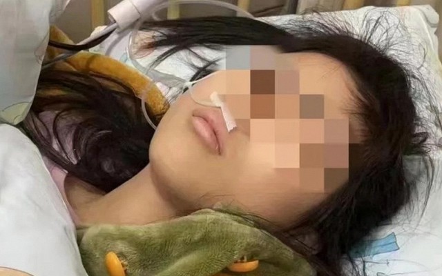 Bé gái 13 tuổi nuốt 20 viên thuốc cực quen để tự tử: Bác sĩ cảnh báo cha mẹ 4 điều