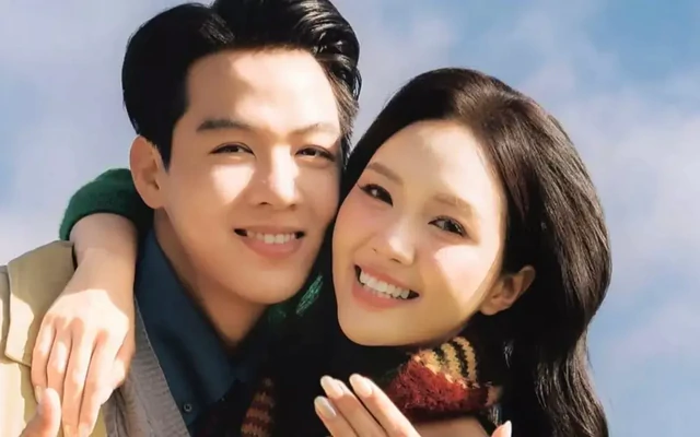 MC Mỹ Vân nhận lời cầu hôn bạn trai người mẫu