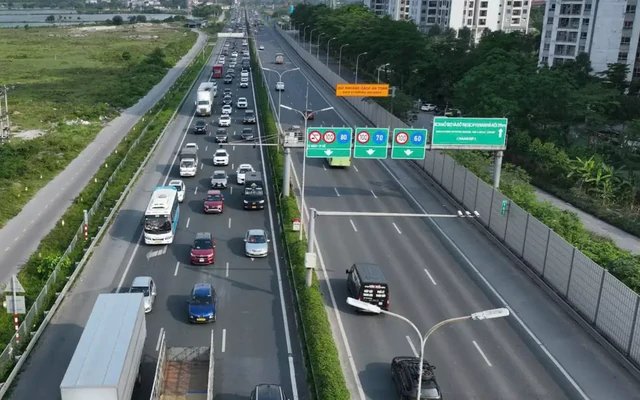 Cục CSGT: Nhiều xe xi-nhan, nháy đèn... xin vượt nhưng xe trước vẫn không nhường