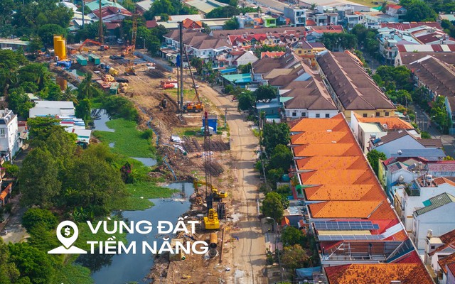 Cận cảnh đại công trường cầu đường Bình Tiên 6.300 tỷ: Máy móc rầm rộ san lấp mặt bằng, BĐS khu Nam chờ trục kết nối mới