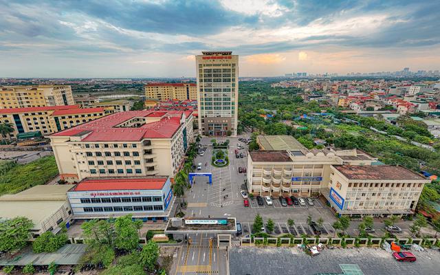 1 đại học ở Hà Nội cán mốc doanh thu hơn 1.000 tỷ đồng, trả lương cho giảng viên 469 tỷ đồng/năm, quy tụ đến 1.285 Giáo sư, Phó giáo sư, Tiến sĩ, Thạc sĩ