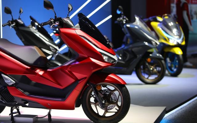 Honda PCX160 2027 trình làng với màn hình TFT và HSTC, đe dọa ngôi vương của Yamaha NVX và Honda SH