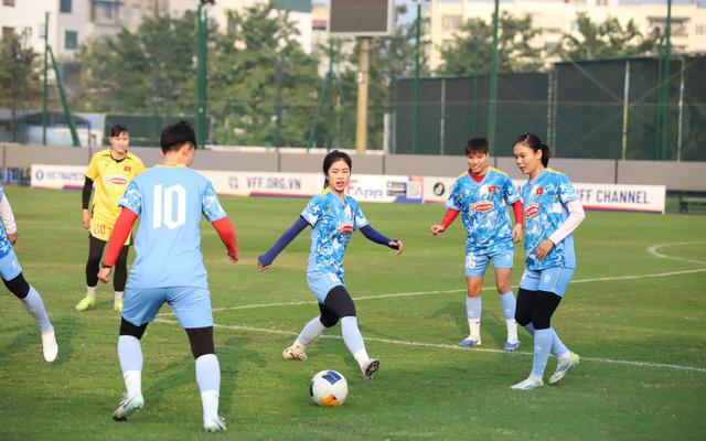 Tuyển Việt Nam hội quân cho Asiad: Chân sút 5 lần giành Quả bóng Vàng vắng mặt