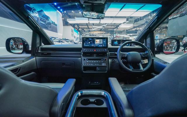 Hyundai Staria mới ra mắt gần Việt Nam: Ghế VIP massage, bản điện chạy 544 km/sạc, có thêm tùy chọn hybrid