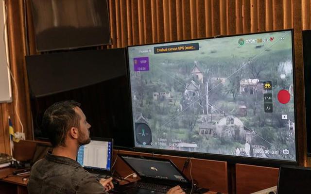 Elon Musk từ chối cho Ukraine dùng Starlink dẫn đường cho các đòn tập kích