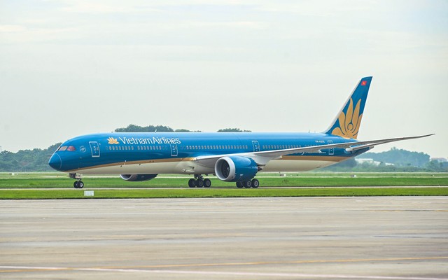 Sáng nay - 1/9, sân bay Tân Sơn Nhất ghi nhận một máy bay của Vietnam Airlines thực hiện nhiệm vụ đặc biệt hạ cánh