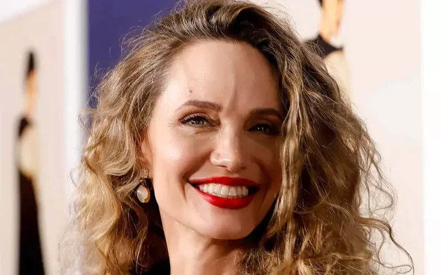 Angelina Jolie bị chỉ trích