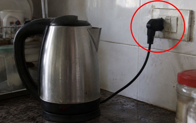 Lời khuyên cho những gia đình vẫn để ấm siêu tốc cắm điện 24/24