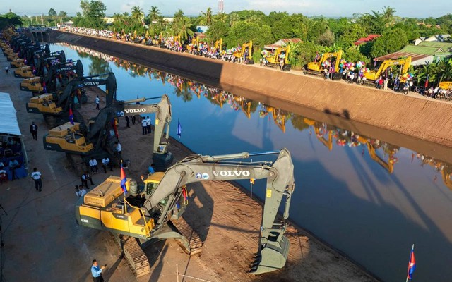 Trung Quốc “bơm” 1 tỷ USD, Campuchia tăng tốc đào kênh Funan Techo: Vì sao thời hạn 2028 vẫn bị nghi ngờ?
