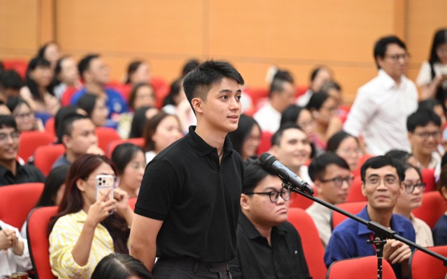 Bác sĩ nội trú Vũ Quang Huy chuyên ngành Ung thư gây sốt Match Day "gánh" combo: ELTS 8.0, đẹp trai, học vấn đỉnh