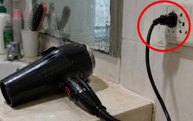 Lời khuyên cho những gia đình vẫn để máy sấy tóc cắm điện 24/24