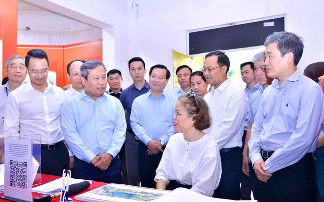 Chủ tịch Hà Nội: Xây thêm công trình quanh hồ Gươm phải được tính toán kỹ lưỡng