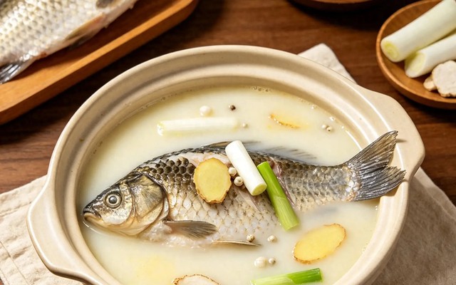 Đầu bếp lâu năm nói thẳng: Nấu cá muốn thơm, không tanh, hãy nhớ dùng 3 gia vị này