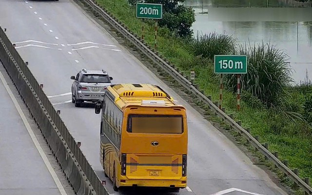 Phó Thủ tướng: Đặt biển báo tại đoạn cao tốc xử phạt lỗi không giữ khoảng cách