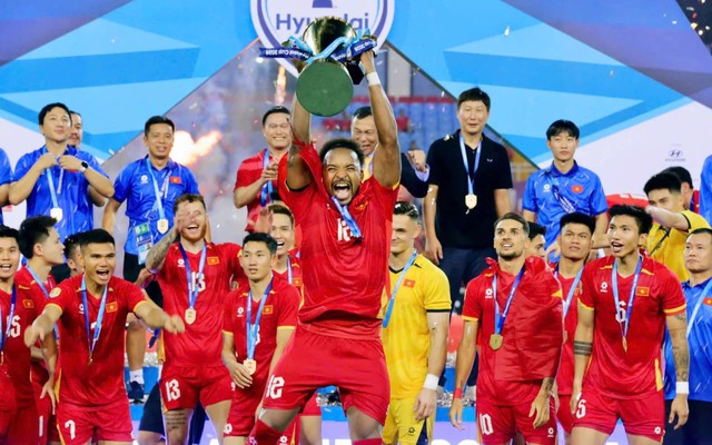 "ĐTVN sẽ dùng thêm cầu thủ nhập tịch, Việt kiều ở FIFA ASEAN Cup 2026; Thái Lan - Indonesia đều rất mạnh"