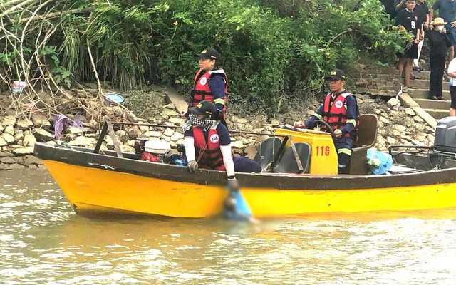 Hưng Yên: Tìm người liên quan vụ phát hiện thi thể trẻ sơ sinh trên sông Trà Lý