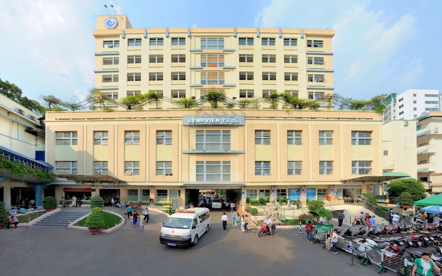 1 bệnh viện công đưa ra thông báo khám đến 19 giờ mỗi ngày: Đi làm cả ngày không kịp khám, người dân có thể tranh thủ sau giờ tan ca