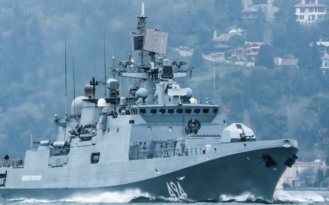 Căng thẳng khi tàu khu trục Nga bắn về phía trực thăng Đan Mạch trên biển Baltic