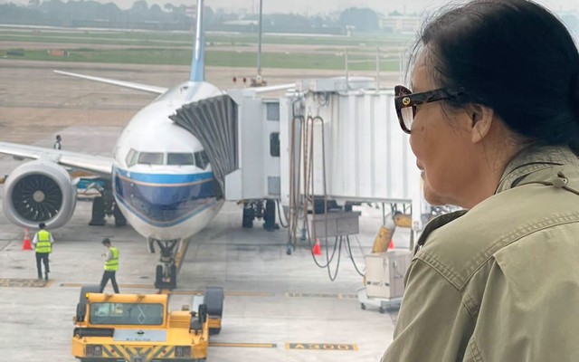 Nữ nghệ sĩ rời Việt Nam về Mỹ, chia sẻ bữa tối cuối cùng ở Sài Gòn