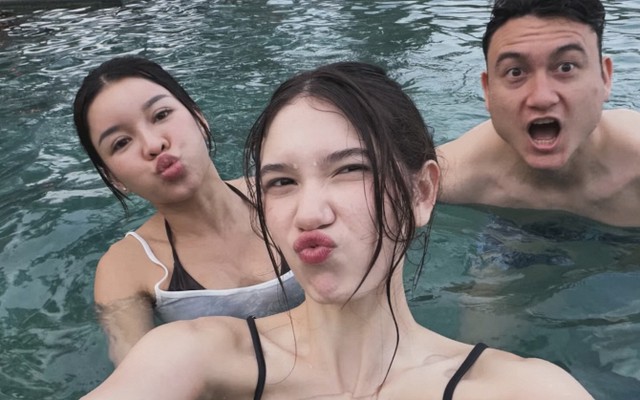 Em gái 19 tuổi cao 1m80 của Văn Lâm khoe vóc dáng nuột nà, đọ sắc cùng Yến Xuân trong chuyến du lịch Nha Trang