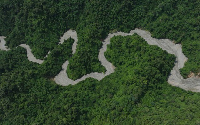 Phát hiện "rồng đá" dài 10 km giữa núi rừng Việt Nam, nhìn từ trên cao như một thắng cảnh ở châu Âu