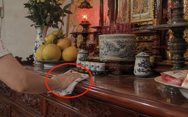 Lời khuyên cho những gia đình ngày nào cũng lau bàn thờ