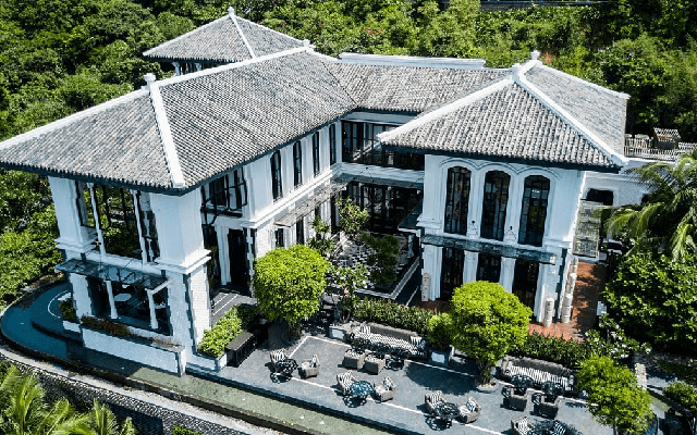 Khu nghỉ dưỡng 7 lần được Oscar du lịch vinh danh do Sun Group đầu tư có nhà hàng từng lọt Top 10 nhà hàng tốt nhất thế giới, do "phù thủy kiến trúc" thiết kế