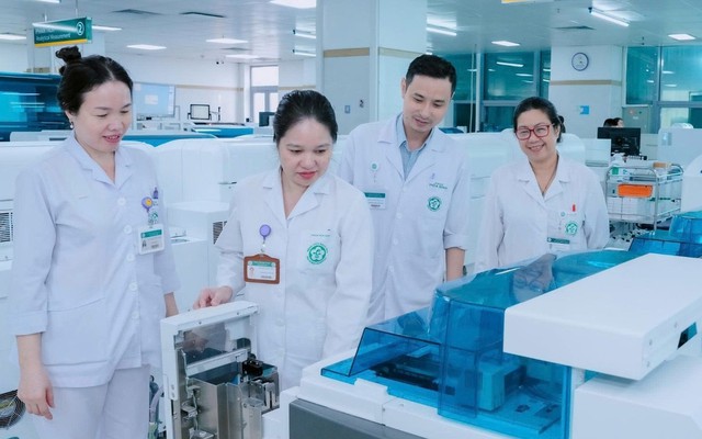 Bệnh viện Bạch Mai rút thời gian trả kết quả xét nghiệm xuống còn 45 phút