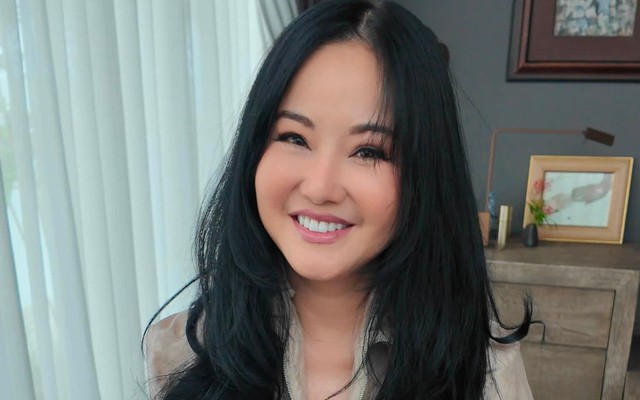 Diva Hồng Nhung U60 quá khác lạ, được khen "như búp bê"