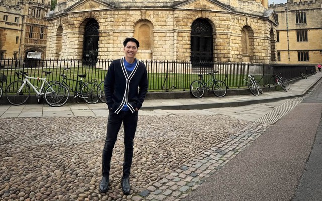 Chủ tịch ACB Trần Hùng Huy “khoe” đi học tại Oxford, doanh nhân Cường Đô La liền bình luận 1 câu